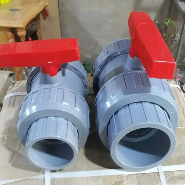 Van bi nhựa rắc co