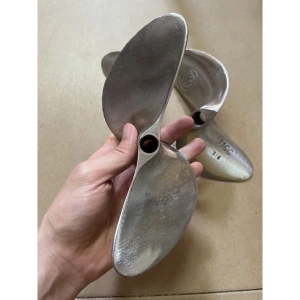 chân vịt inox (1)