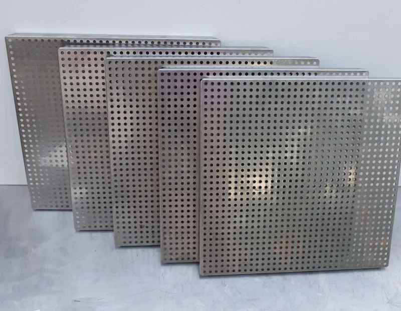 tam-inox-tron-dac-diem-va-ung-dung (1)