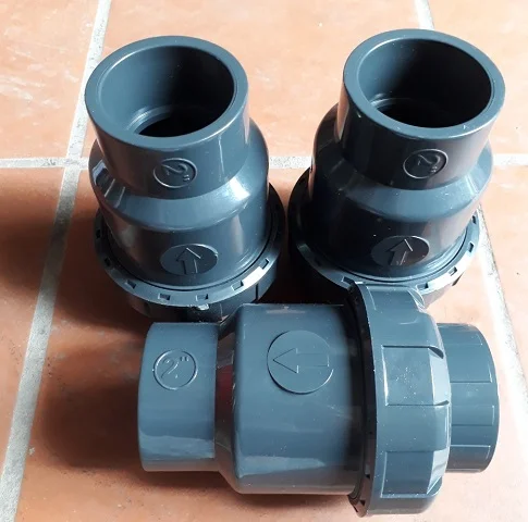 van-mot-chieu-upvc (1)